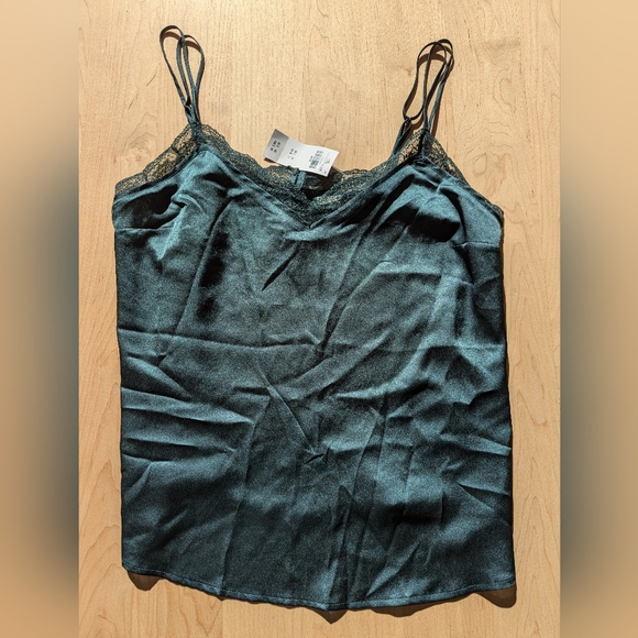 Dark green satin sleep set (shorts and tank top) - Picture 2 of 7